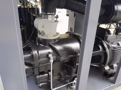 2021 Novo design 200kw 10bar Baixo ruído de dois estágios do compressor de ar de parafuso injetado a óleo para tinta spray